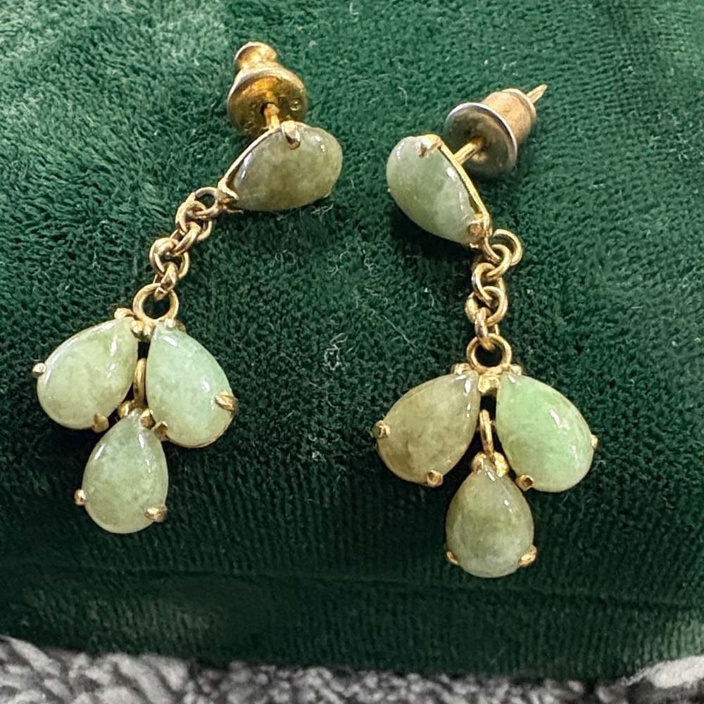 Green Teardrop Cluster Drop Earrings - Gold Tone